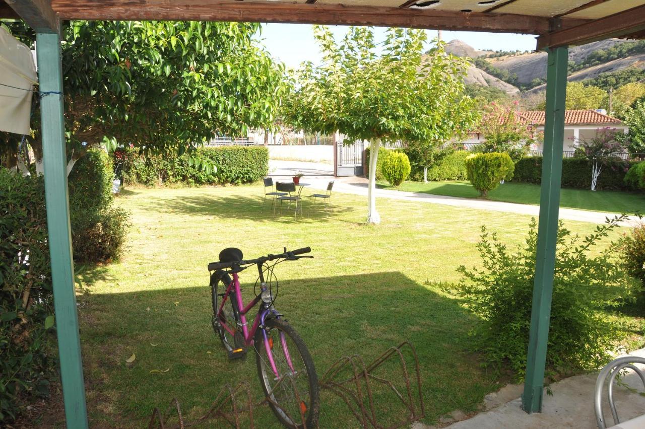 The Other Side Of Meteora With Lush Garden, Bbq & Pavillion Kalambaka Exterior foto